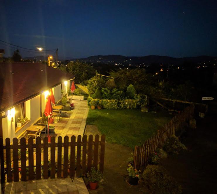 Apartamentos Rurales Knicasia Quintueles ภายนอก รูปภาพ